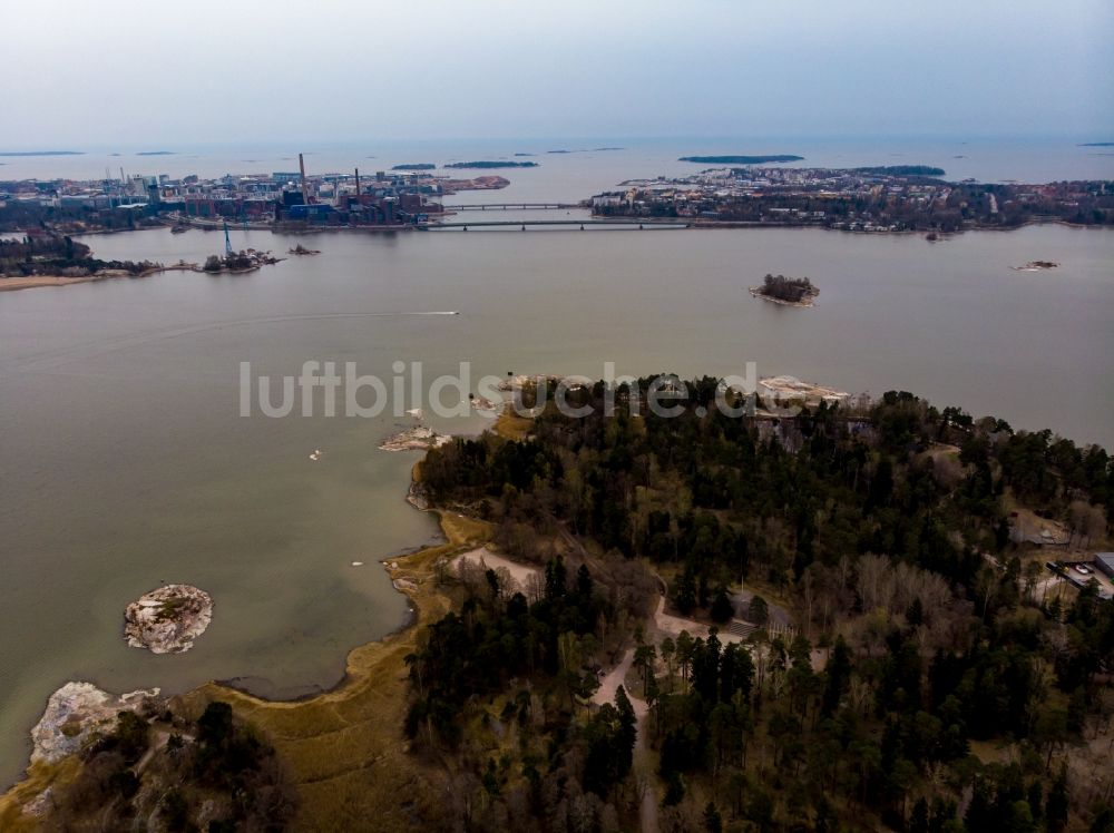 Luftbild Helsinki - Küstenbereich Seurasaari - Insel in Helsinki in Uusimaa, Finnland