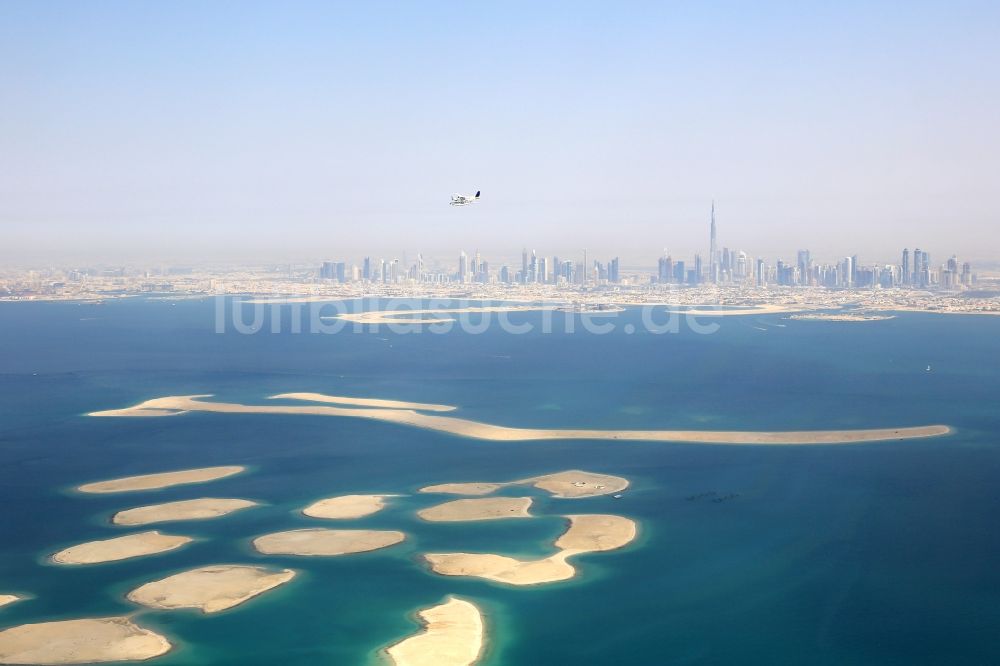Luftbild Dubai - Küstenbereich der The World Welt - Insel im Ortsteil The World Islands in Dubai in Vereinigte Arabische Emirate