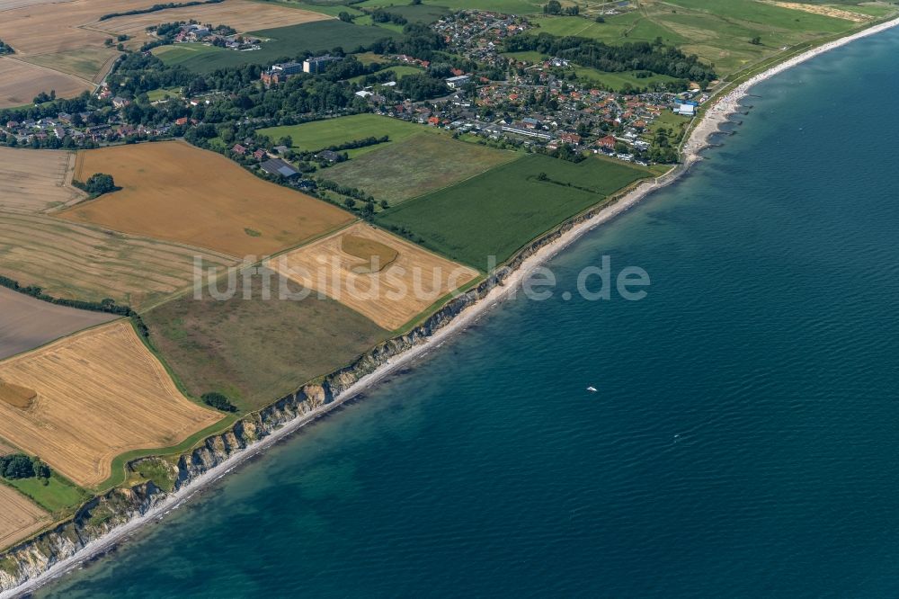 Luftaufnahme Brodersby - Küsten- Landschaft an der Steilküste mit Feldern in Brodersby im Bundesland Schleswig-Holstein, Deutschland