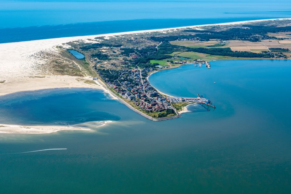 Luftbild Wittdün auf Amrum - Küstenbereich der Nordsee - Insel Amrum im Bundesland Schleswig-Holstein