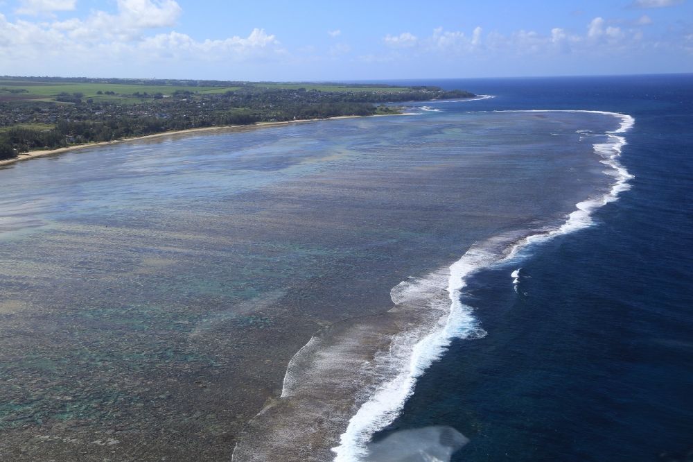 Luftaufnahme Surinam - Kuestenstreifen bei Surinam an der Südkueste von Mauritius