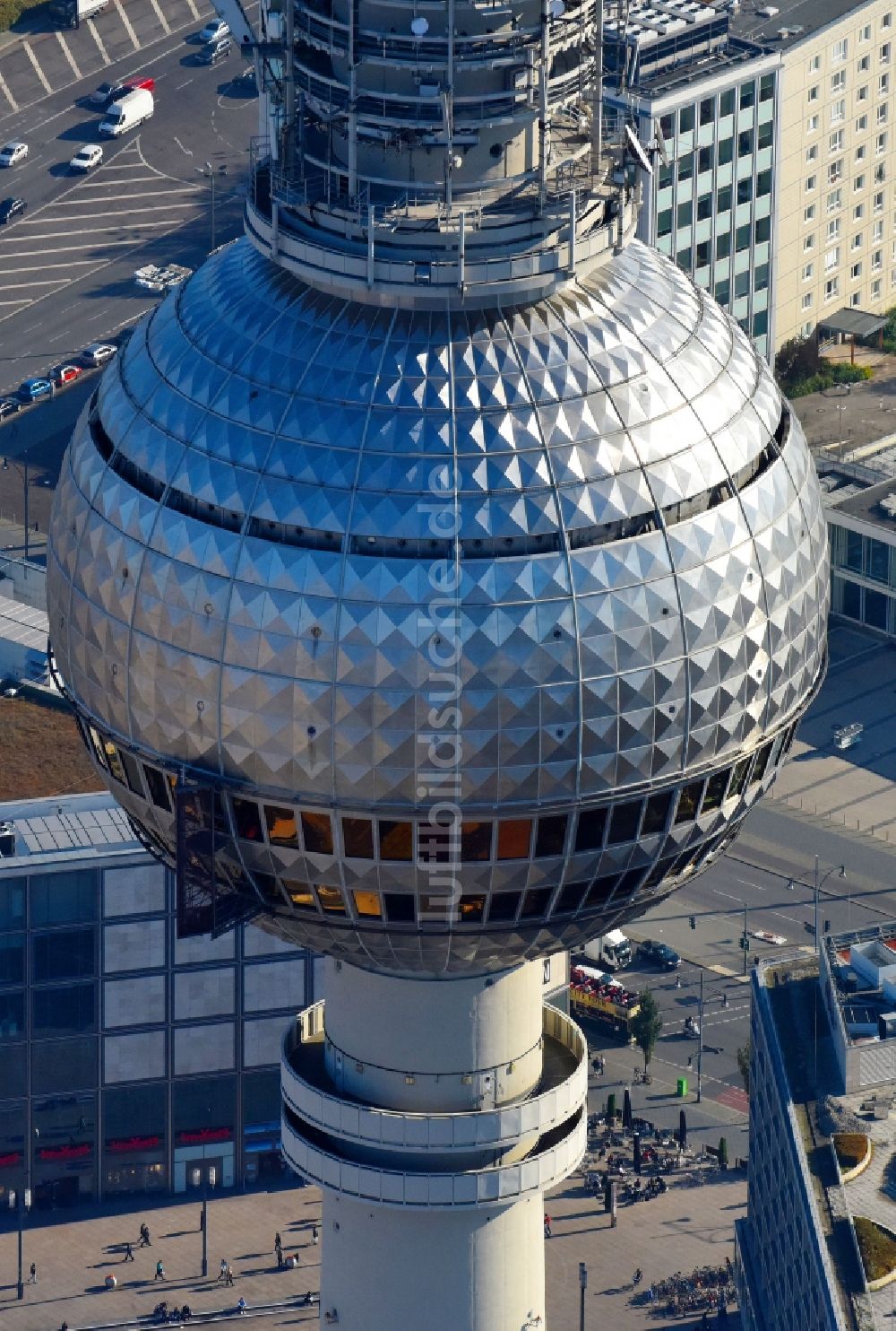 Luftbild Berlin - Kugel des Fernsehturm in Berlin, Deutschland