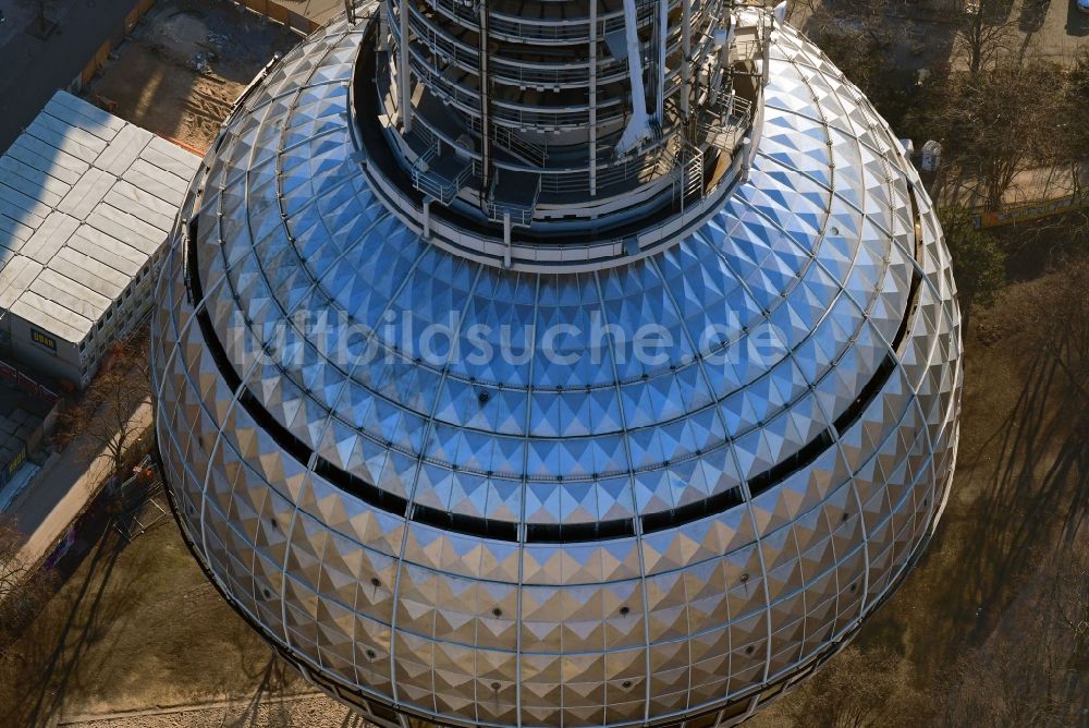 Berlin von oben - Kugel des Fernsehturm in Berlin, Deutschland