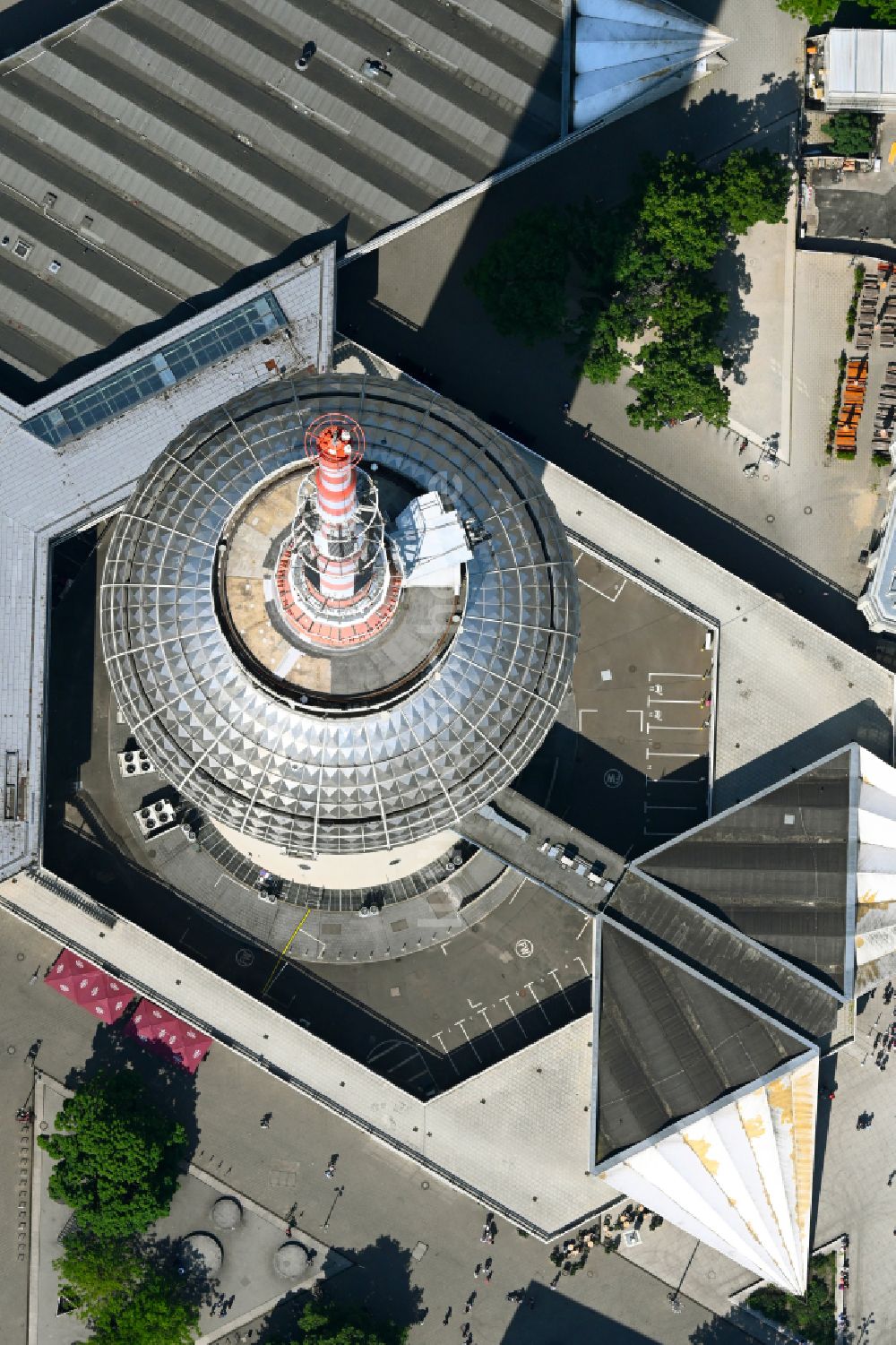 Berlin aus der Vogelperspektive: Kugel des Fernsehturm in Berlin, Deutschland