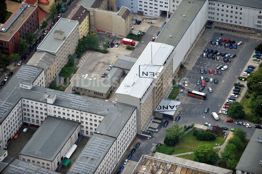 Berlin von oben - Kunstprojekt Eingegangen am... am Stasimuseum in Berlin Lichtenberg