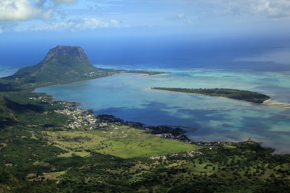 La Gaulette von oben - La Gaulette und Le Morne Brabant auf der Insel Mauritius