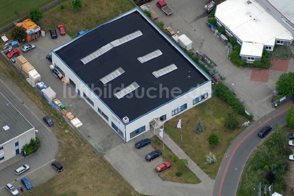 Luftbild Groß-Machnow - Lagerhalle von Fräntzel Kunststoffe in Groß-Machnow