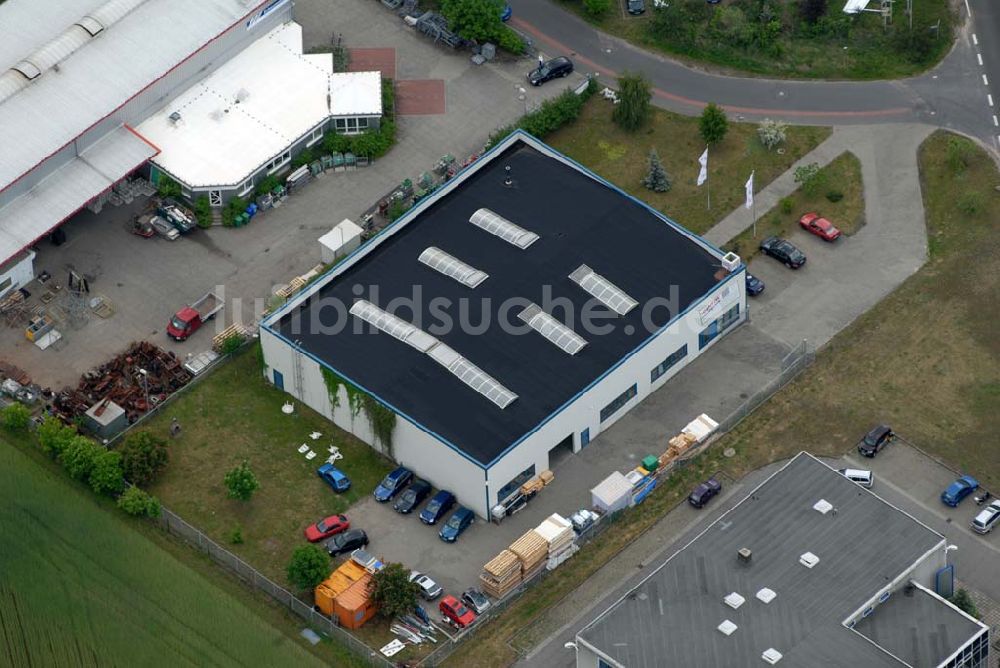 Luftaufnahme Groß-Machnow - Lagerhalle von Fräntzel Kunststoffe in Groß-Machnow