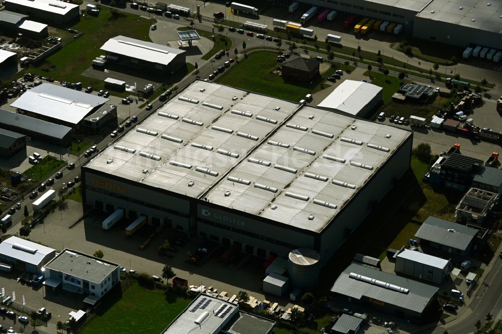 Luftaufnahme Winsen (Luhe) - Lagerhallen der Firmen Dedon und Gloster Furniture GmbH in Winsen (Luhe) im Bundesland Niedersachsen, Deutschland