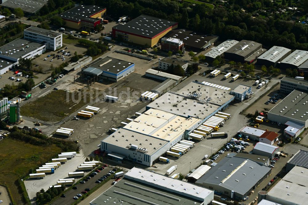 Hamburg von oben - Lagerhallen und Speditionsgebäude Kraftverkehr Nagel SE & Co. KG in Hamburg, Deutschland