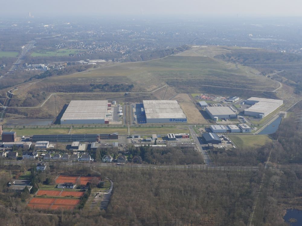 Herten von oben - Lagerhallen und Speditionsgebäude LGI Logistics Group International GmbH und der PANOPA Logistik GmbH in Herten im Bundesland Nordrhein-Westfalen