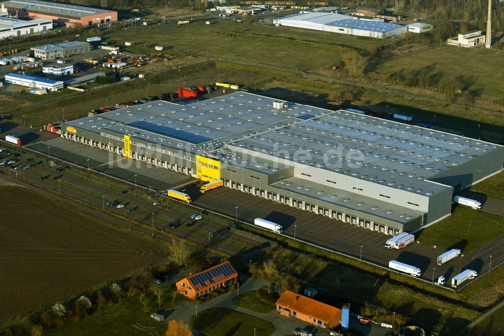 Luftbild Coswig (Anhalt) - Lagerhallen und Speditionsgebäude Netto Marken-Discount in Coswig (Anhalt) im Bundesland Sachsen-Anhalt, Deutschland