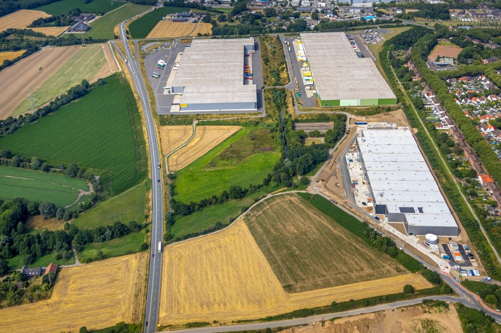 Kamp-Lintfort von oben - Lagerhallen und Speditionsgebäude - Neubau Alpha Industrial in Kamp-Lintfort im Bundesland Nordrhein-Westfalen, Deutschland