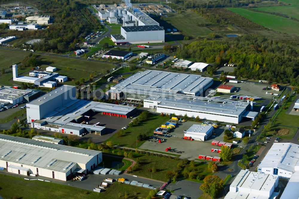 Luftbild Burg - Lagerhallen und Speditionsgebäude der Tricor Packaging & Logistics AG in Burg im Bundesland Sachsen-Anhalt, Deutschland