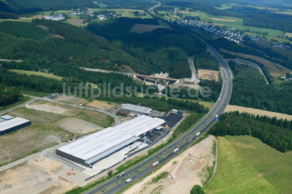 Luftaufnahme Olpe - Lagerhallen und Speditionsgebäude A1 Zaundiscount in Olpe im Bundesland Nordrhein-Westfalen, Deutschland