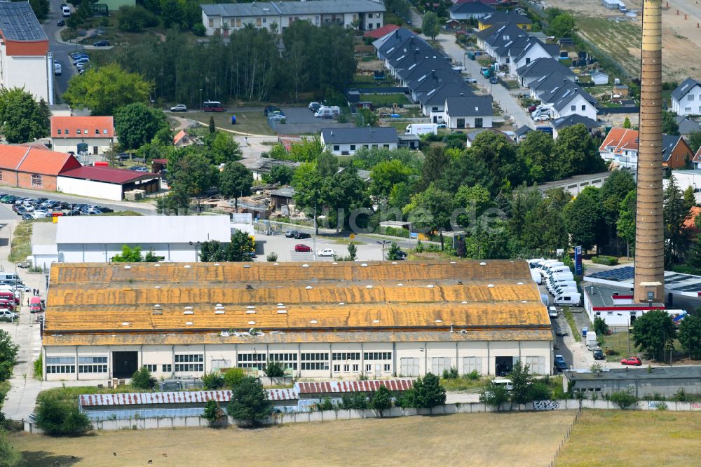 Luftaufnahme Biesenthal - Lagerhauskomplex- Gebäude im Gewerbegebiet in Biesenthal im Bundesland Brandenburg, Deutschland