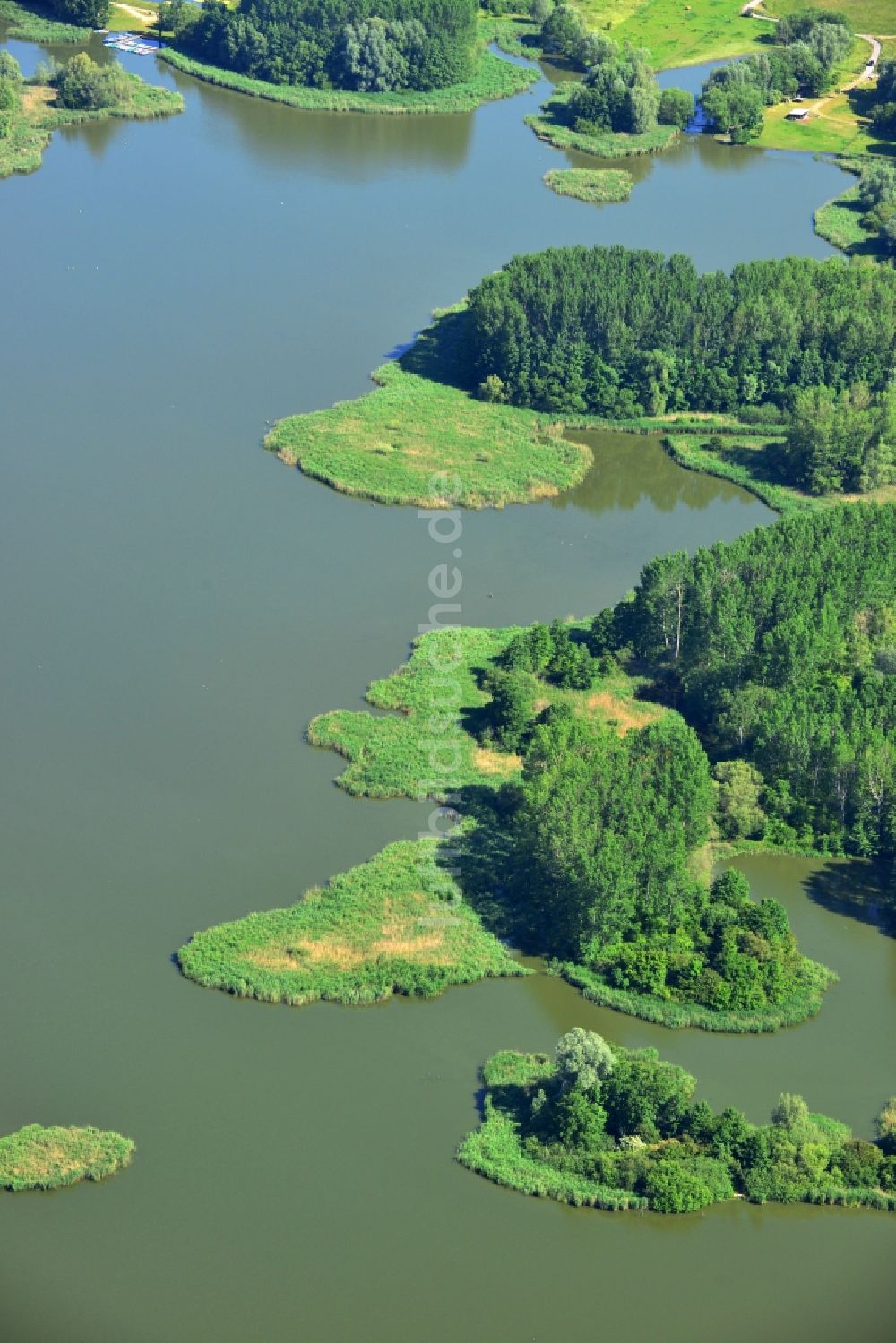 Luftaufnahme Oberkrämer - Landschaft am Mühlensee bei dem Ortsteil Vehlefanz der Gemeinde Oberkrämer in Brandenburg