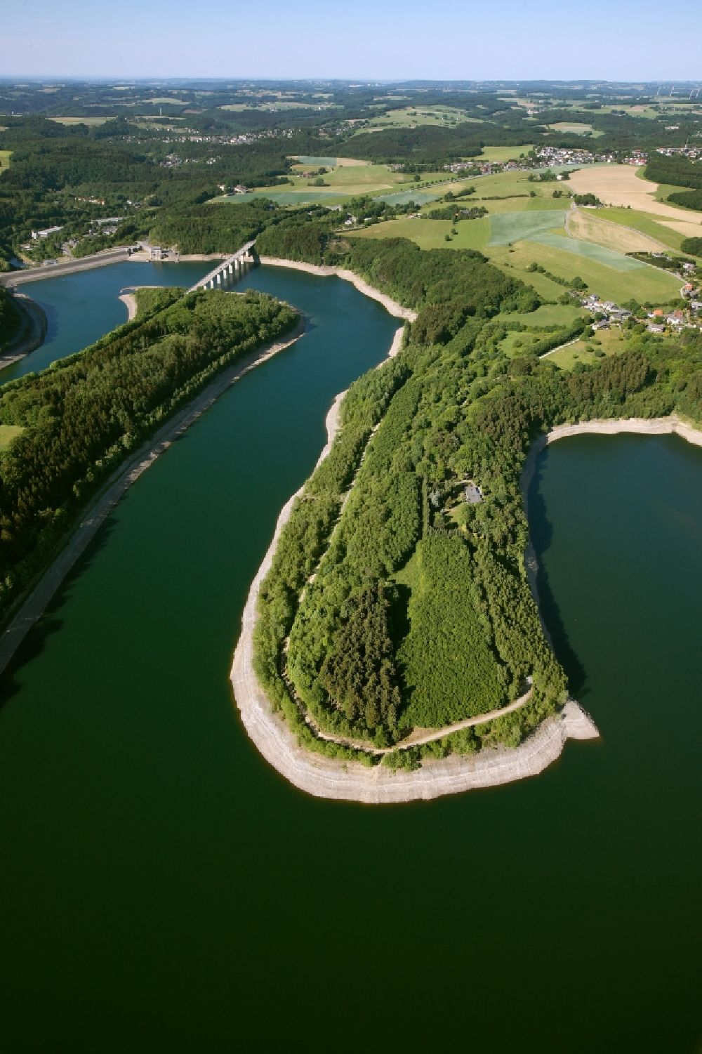 Radevormwald von oben - Landschaft am Uferbereich der Wupper an der Beverttalsperre in Radevormwald im Bundesland Nordrhein-Westfalen