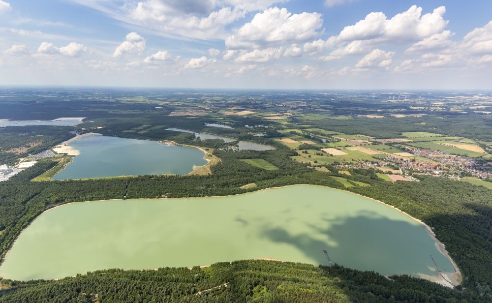 Haltern am See von oben - Landschaft des mit Wald umgebenen Silbersee in Haltern am See im Bundesland Nordrhein-Westfalen