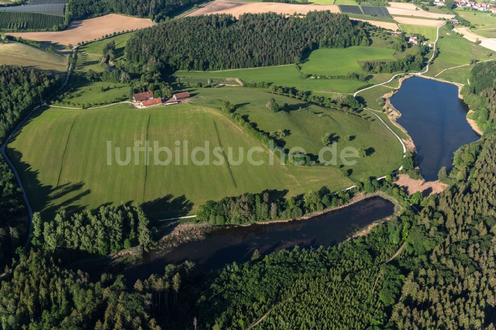Luftaufnahme Salem - Landschaft mit Wassergebiet von Bifangweiher und Killenweiher in Salem im Bundesland Baden-Württemberg, Deutschland