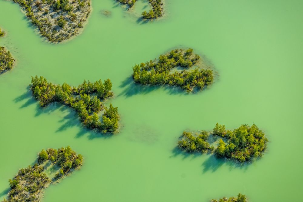 Beckum von oben - Landschaftsschutzgebiet Dyckerhoffsee - Blaue Lagune in Beckum im Bundesland Nordrhein-Westfalen, Deutschland
