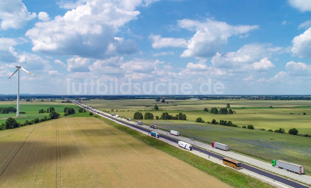 Luftaufnahme Biegen - Landwirtschaft am Streckenverlauf der BAB A12 in Biegen im Bundesland Brandenburg, Deutschland