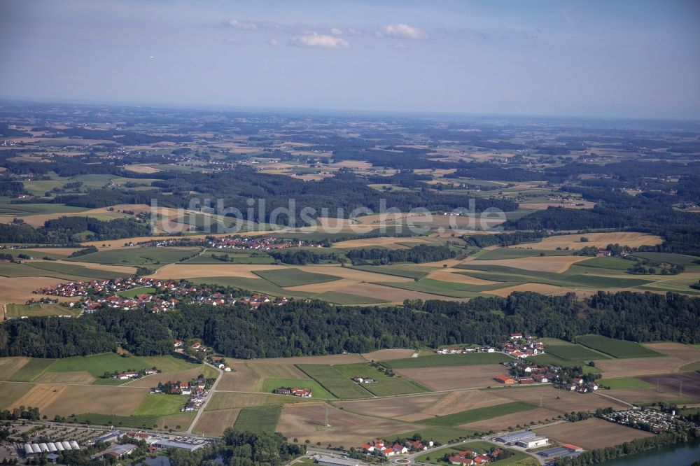 Luftaufnahme Viecht - Landwirtschaftliche Felder vei Viecht im Bundesland Bayern, Deutschland