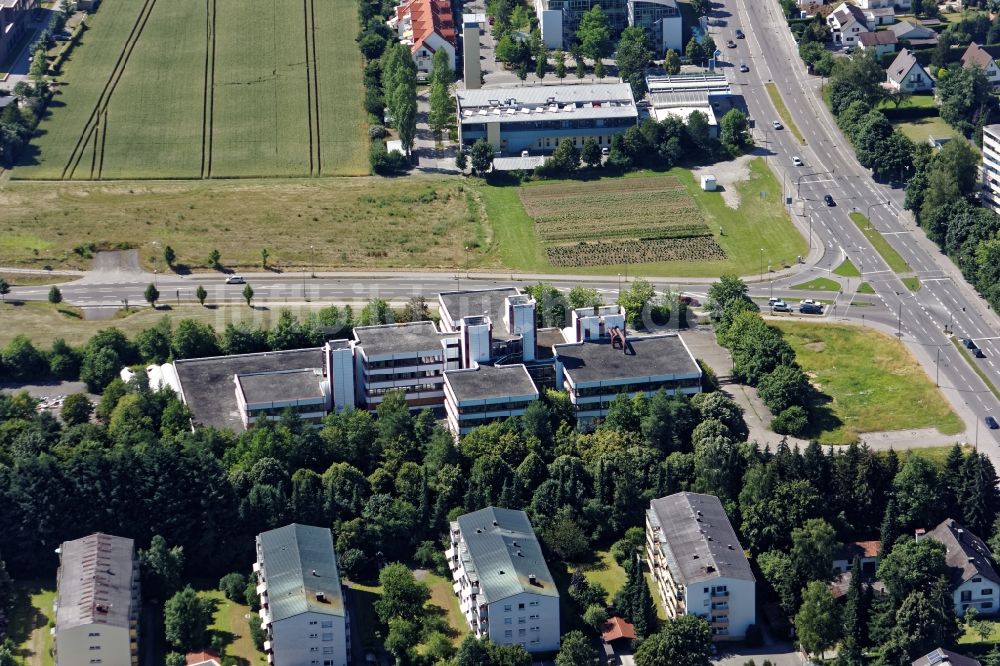 Neuried aus der Vogelperspektive: Leerstehend, verfallendes Gebäude der ehemaligen Hettlage in Neuried im Bundesland Bayern