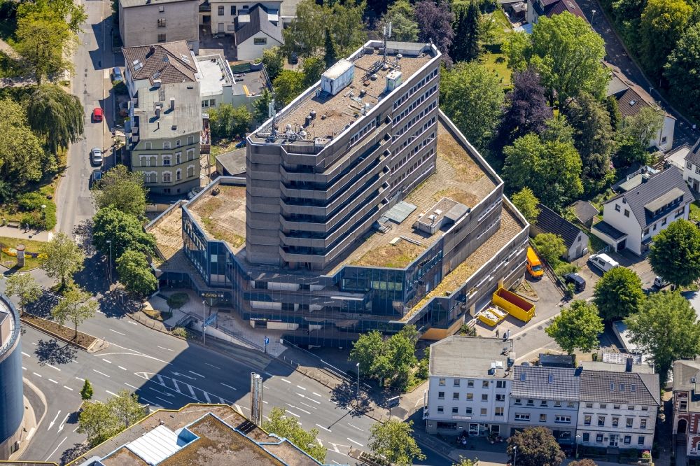 Luftbild Lüdenscheid - Leerstehendes ehemaliges Kaufhaus- Gebäude des Sauerland Center an der Sauerfelder Straße in Lüdenscheid im Bundesland Nordrhein-Westfalen, Deutschland