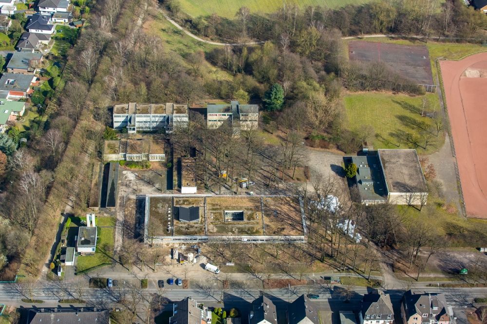 Luftaufnahme Dorsten - Leerstehendes, ungenutztes Gebäude der Realschule Gerhart-Hauptmann in Dorsten im Bundesland Nordrhein-Westfalen, Deutschland