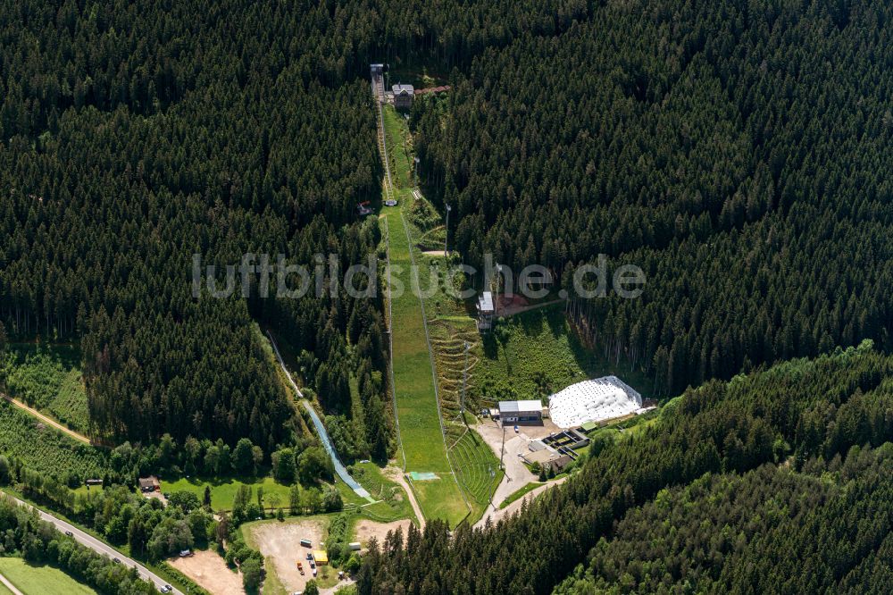 Luftaufnahme Titisee-Neustadt - Leistungssportzentrum der Sprungschanze in Titisee-Neustadt im Bundesland Baden-Württemberg, Deutschland