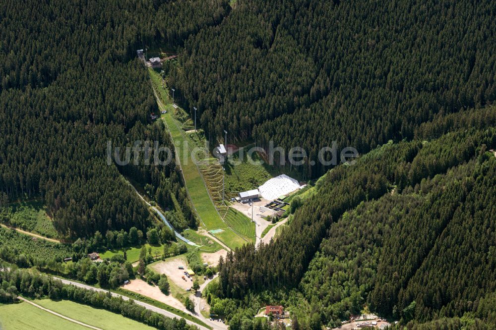 Luftbild Titisee-Neustadt - Leistungssportzentrum der Sprungschanze in Titisee-Neustadt im Bundesland Baden-Württemberg, Deutschland