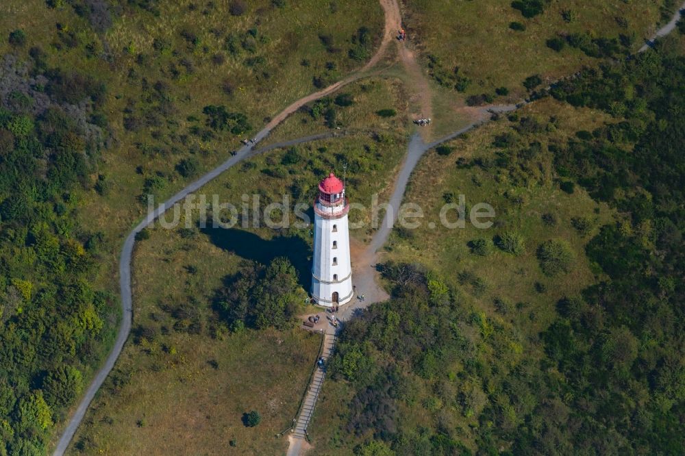 Luftbild Insel Hiddensee - Leuchtturm als historisches Seefahrtszeichen im Dornbuschwald der Insel Hiddensee im Bundesland Mecklenburg-Vorpommern, Deutschland