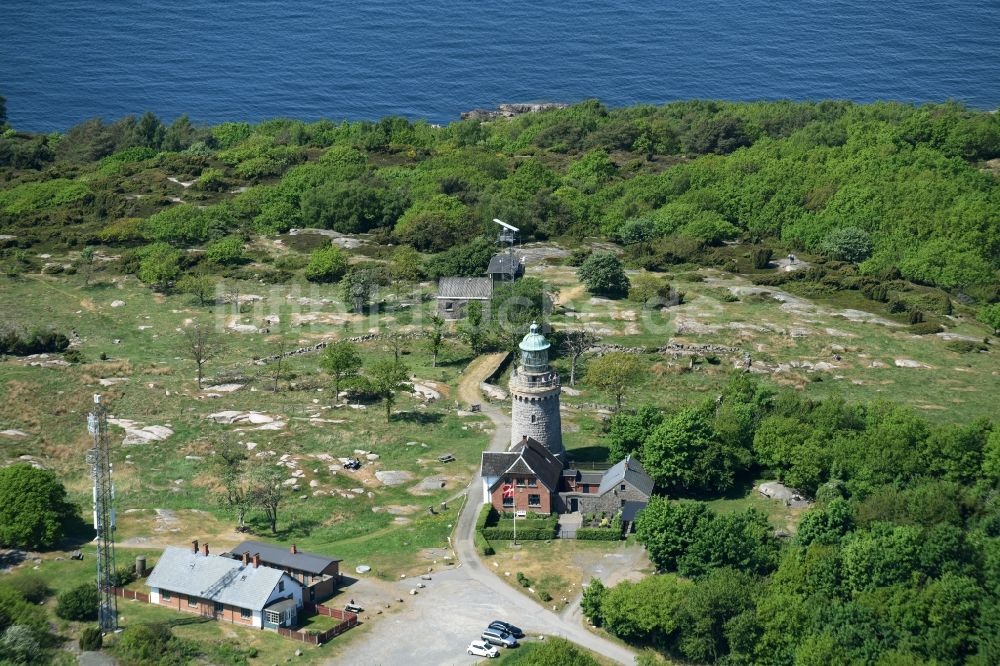 Luftbild Allinge - Leuchtturm als historisches Seefahrtszeichen im Küstenbereich der Ostsee auf der Insel Bornholm in Allinge in Region Hovedstaden, Dänemark
