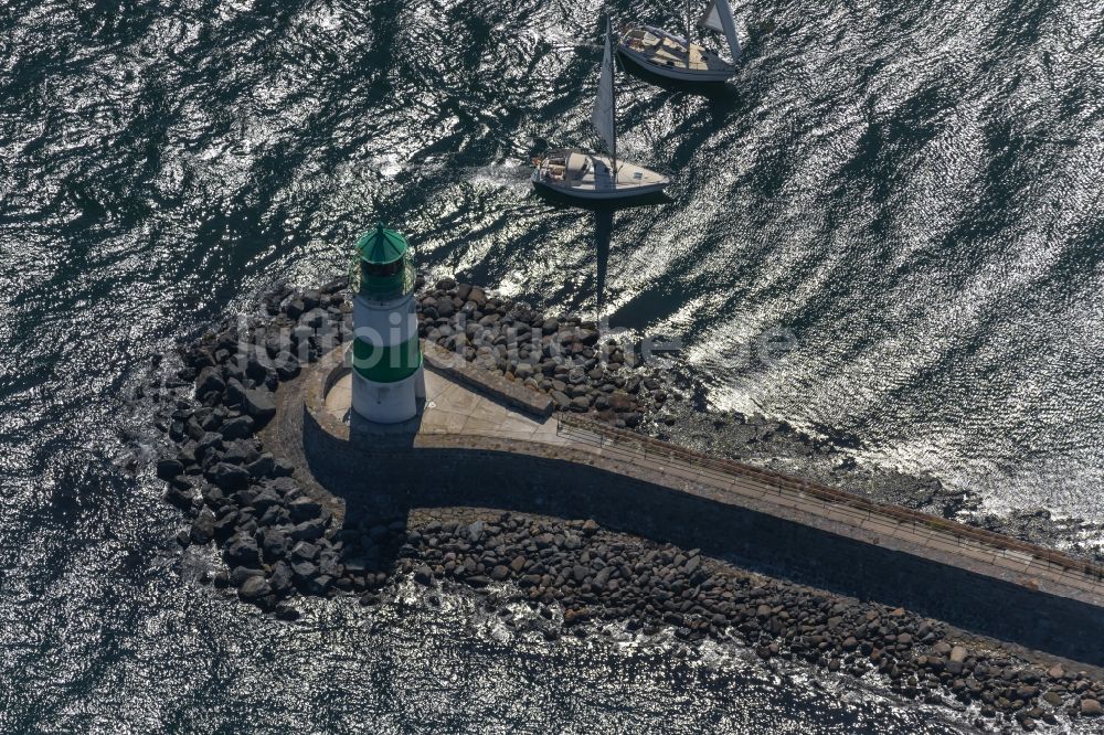 Kappeln von oben - Leuchtturm als historisches Seefahrtszeichen im Küstenbereich der Ostsee - Schlei in Kappeln im Bundesland Schleswig-Holstein, Deutschland