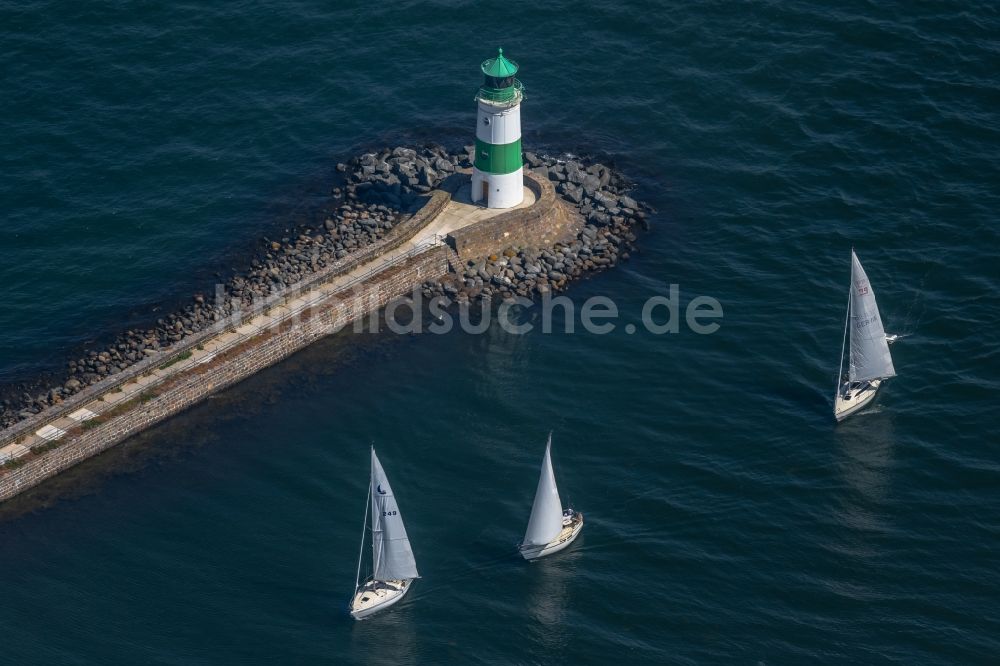 Luftaufnahme Kappeln - Leuchtturm als historisches Seefahrtszeichen im Küstenbereich der Ostsee - Schlei in Kappeln im Bundesland Schleswig-Holstein, Deutschland