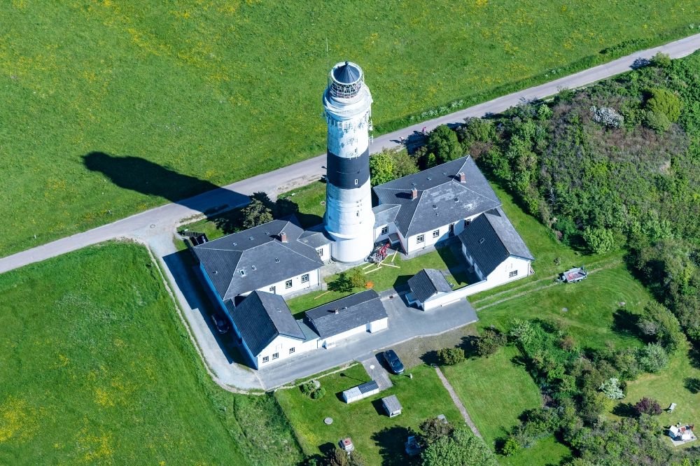 Luftaufnahme Kampen (Sylt) - Leuchtturm als historisches Seefahrtszeichen Langer Christian in Kampen (Sylt) im Bundesland Schleswig-Holstein, Deutschland