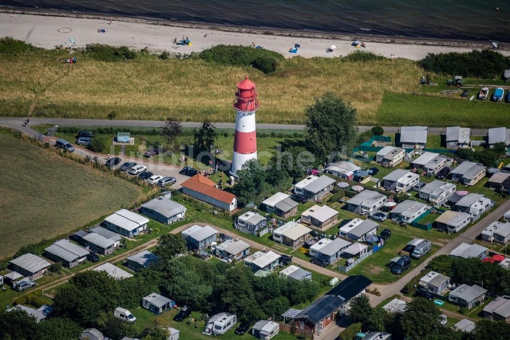 Luftbild Pommerby - Leuchtturm als historisches Seefahrtszeichen Leuchtturm Falshöft am Sibbeskjär in Pommerby im Bundesland Schleswig-Holstein, Deutschland