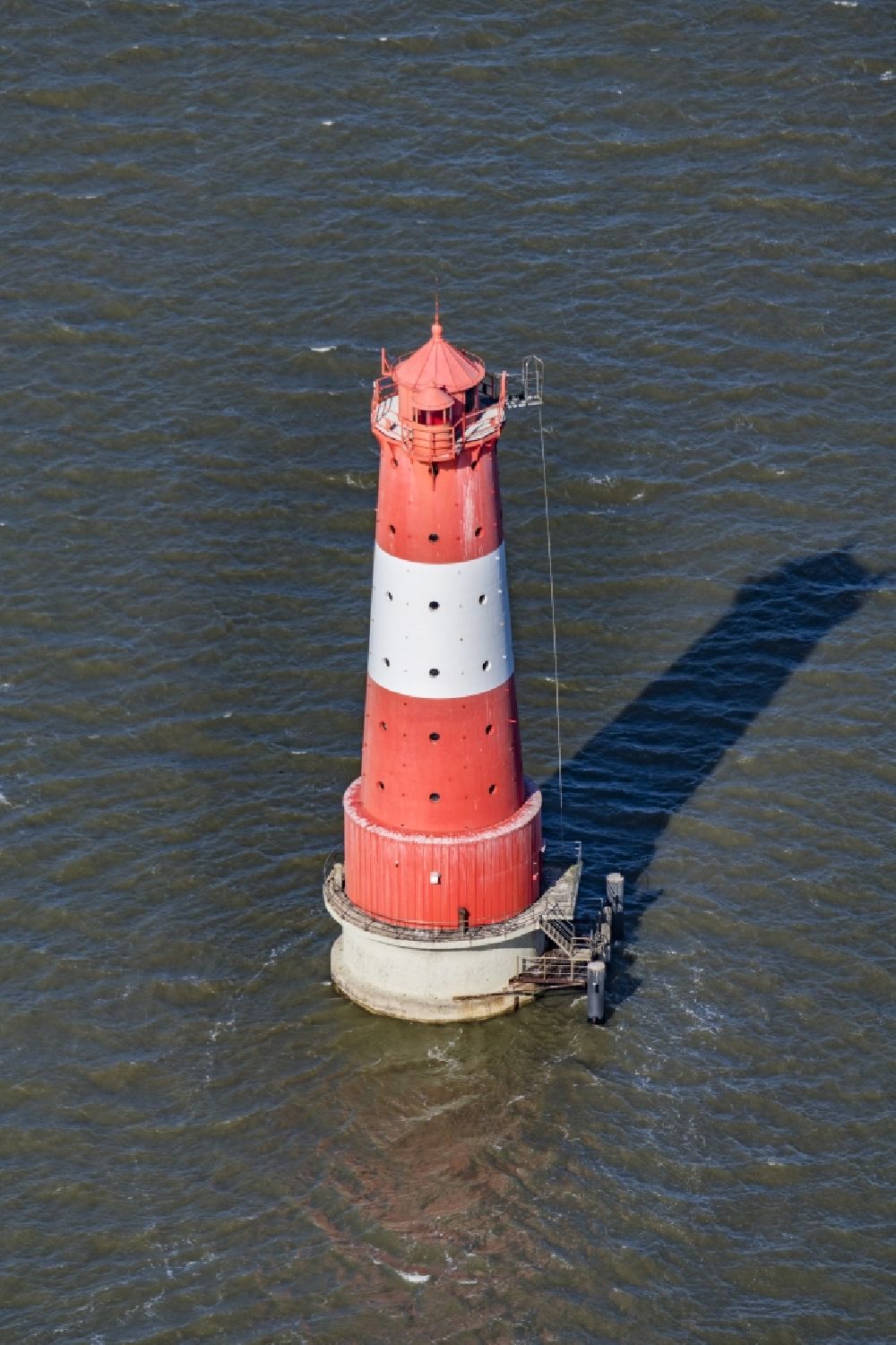 Wilhelmshaven aus der Vogelperspektive: Leuchtturm Arngast ein Seefahrtszeichen im Jadebusen Südlich von Wilhelmshaven