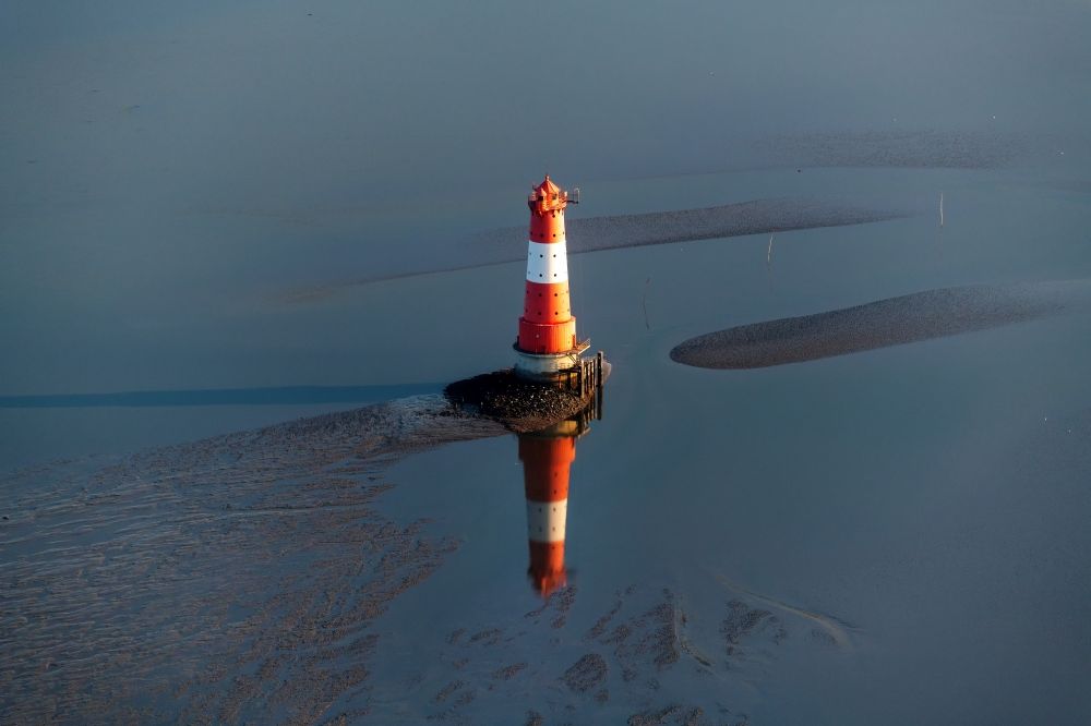 Luftbild Wilhelmshaven - Leuchtturm Arngast ein Seefahrtzeichen im Jadebusen Südlich von Wilhelmshaven in Niedersachsen, Deutschland