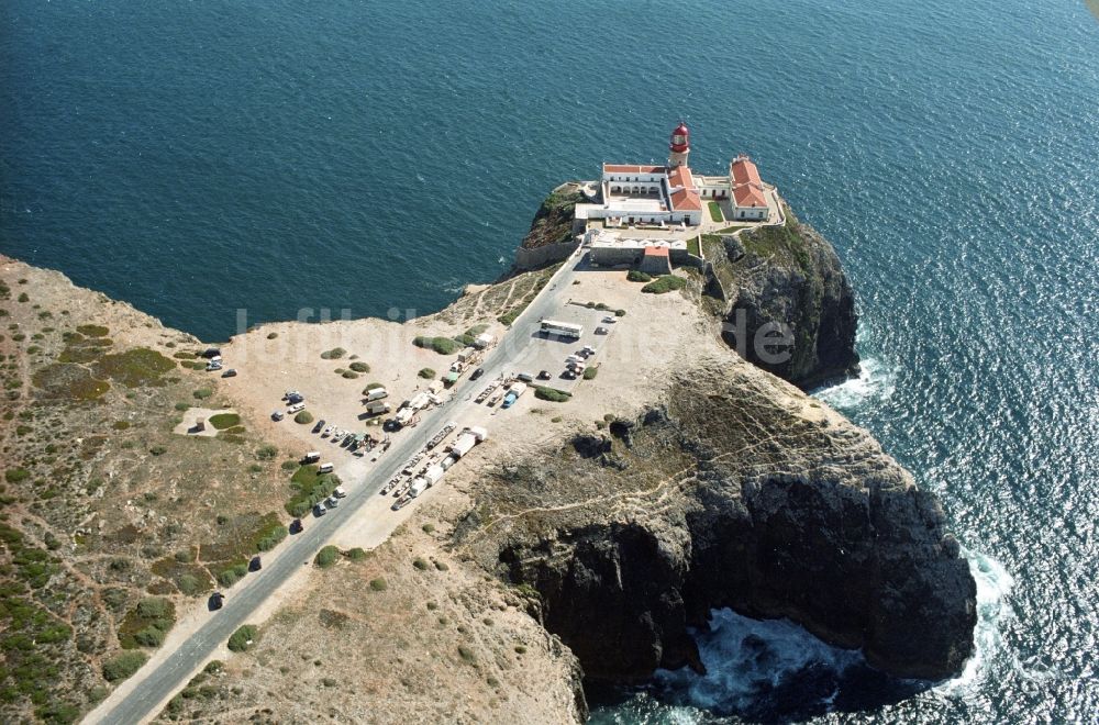 Sagres von oben - Leuchtturm auf der Südwestspitze des europäischen Festlands - Cabo de São Vicente bei Sagres in Portugal