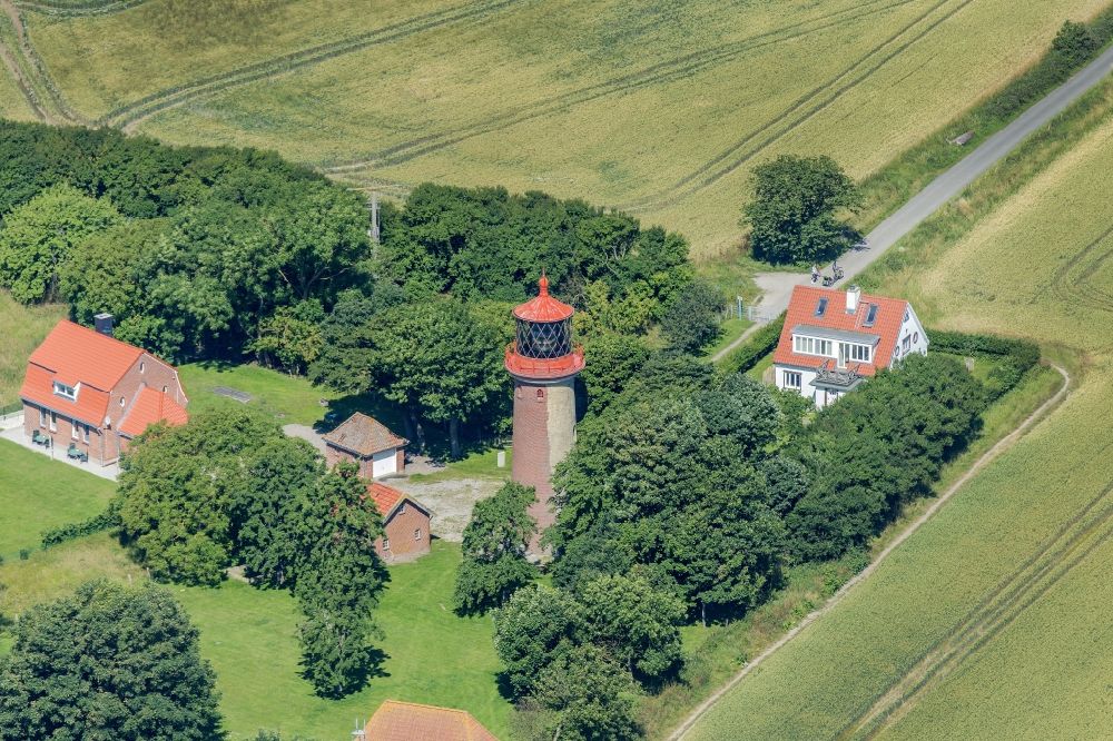 Fehmarn aus der Vogelperspektive: Leuchtturm Staberhuk ein Seefahrtszeichen auf der Insel Fehmarn an der Süd-Ostküste