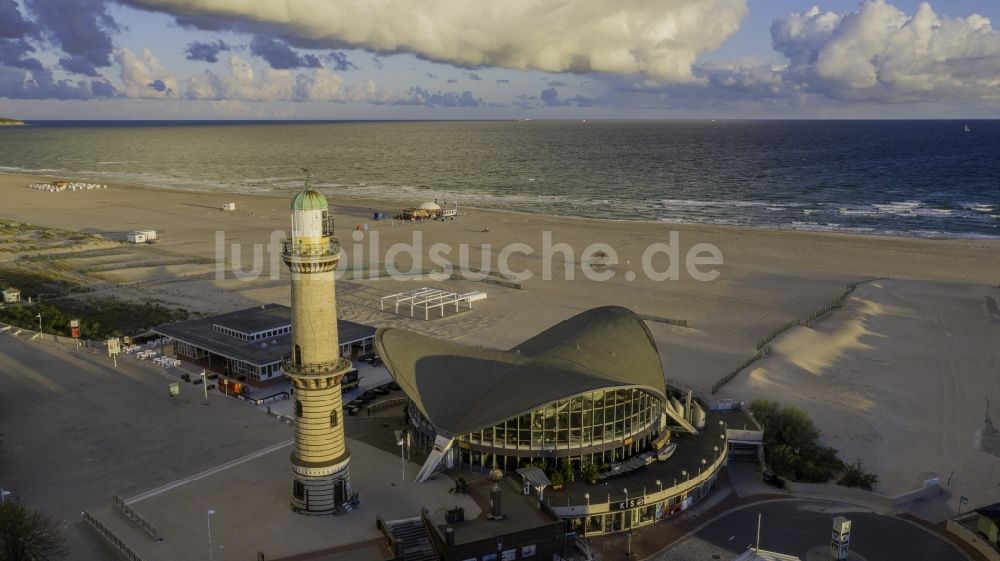 Rostock aus der Vogelperspektive: Leuchtturm in Warnemünde in Rostock im Bundesland Mecklenburg-Vorpommern, Deutschland