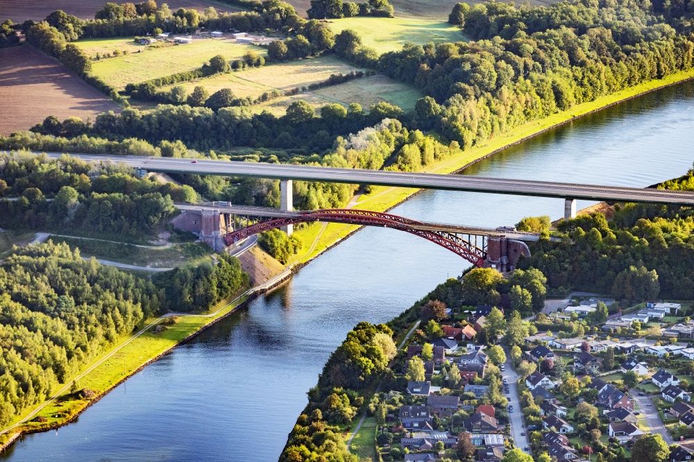 Kiel von oben - Levensauer Hochbrücke im Norden von Kiel im Bundesland Schleswig-Holstein