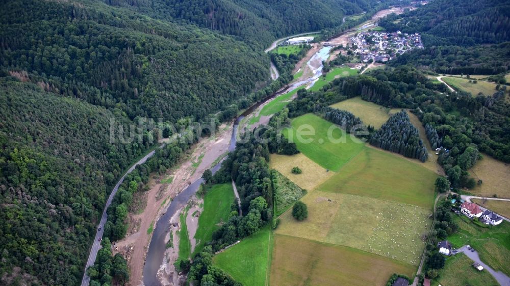 Hönningen von oben - Liers nach der Hochwasserkatastrophe im Ahrtal diesen Jahres im Bundesland Rheinland-Pfalz, Deutschland
