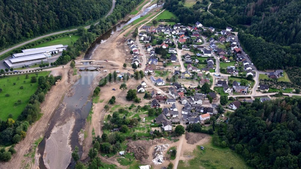 Hönningen von oben - Liers nach der Hochwasserkatastrophe im Ahrtal diesen Jahres im Bundesland Rheinland-Pfalz, Deutschland