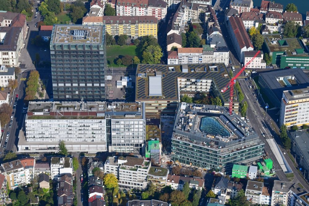 Basel aus der Vogelperspektive: Life-Sciences-Campus Schällemätteli der Universität Basel mit dem Biozentrum und dem Neubau D-BSSE der ETH in Basel in der Schweiz