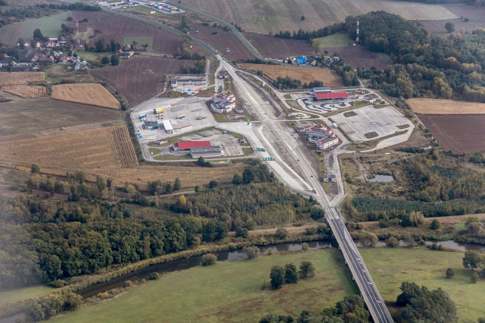 Sekowice von oben - LKW- Abstellflächen und Freiflächen- Lager und Autohof in Sekowice in Lubusz Voivodeship, Polen