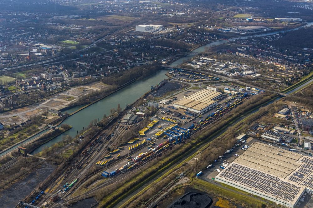 Luftbild Herne - LKW- Abstellflächen der Müller – Die lila Logistik GmbH & Co. KG in Herne im Bundesland Nordrhein-Westfalen, Deutschland