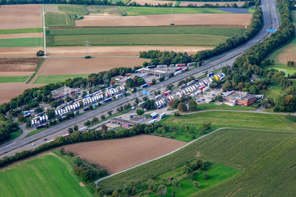 Luftbild Ilsfeld - LKW- Abstellflächen an der Tankstelle Serways Raststätte Wunnenstein an der BAB A81 in Ilsfeld im Bundesland Baden-Württemberg, Deutschland